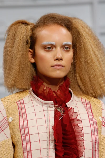 Look 27